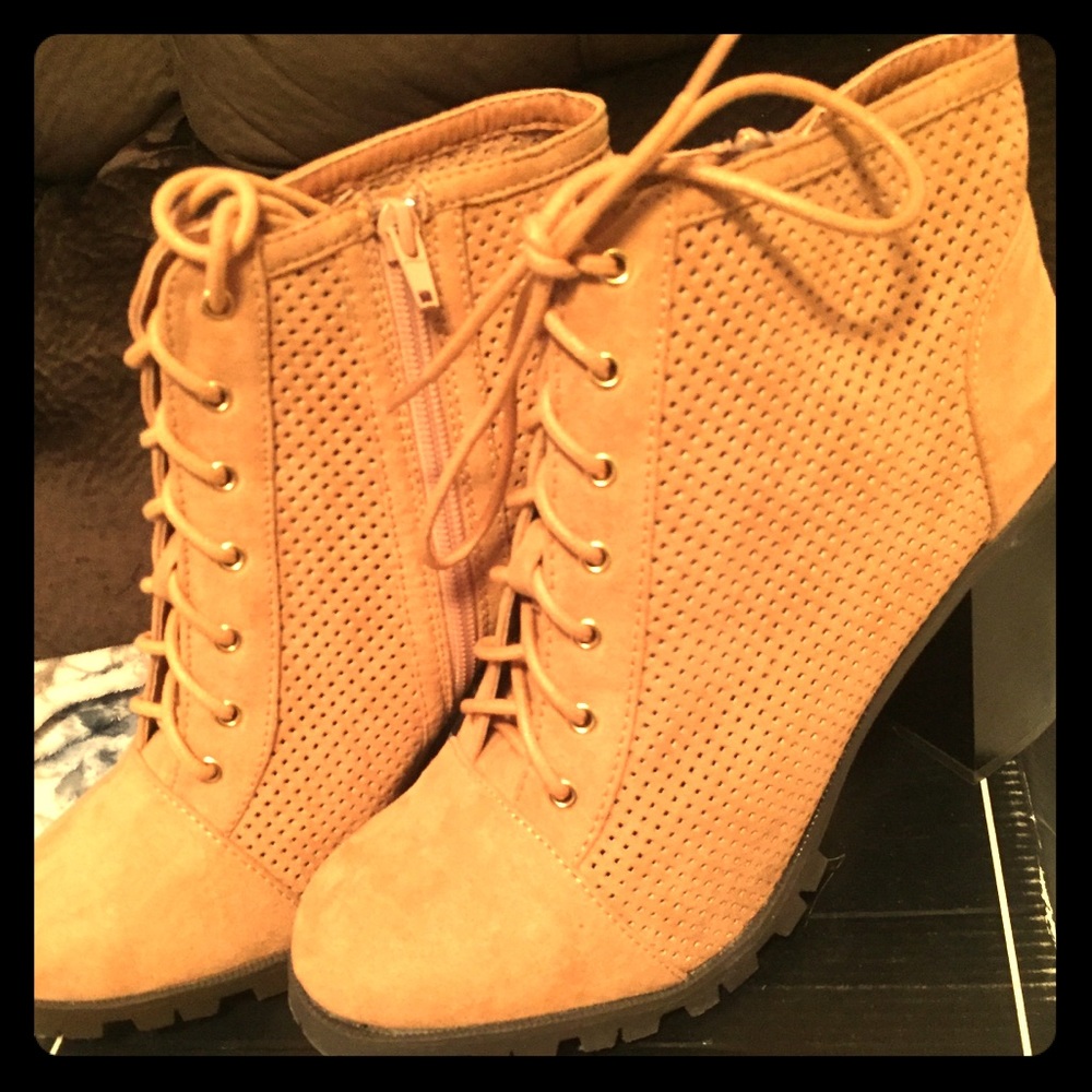 Suede boots 👢👢Brand new!’Final Markdown‼️